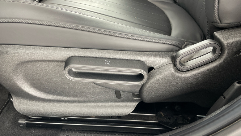 MINI Hatchback 1.5 Cooper Exclusive 5dr Auto [Comfort/Nav Pack] Petrol Hatchback